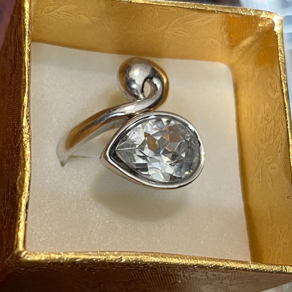 Stunning Silver Teardrop Crystal Ring